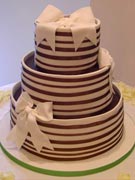 satin-stripes-wedding-cake