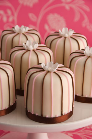 candy-stripe-mini-cakes
