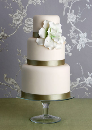 magnolia-wedding-cake