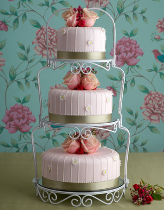 paris-chic-wedding-cake