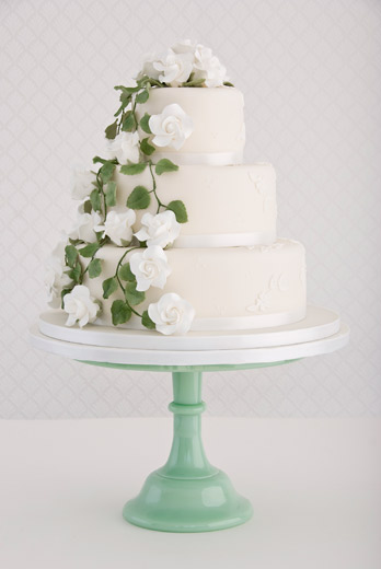 rambling-rose-wedding-cake